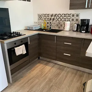 Appartement Jolie Avec Piscine, La Roquette-sur-Siagne