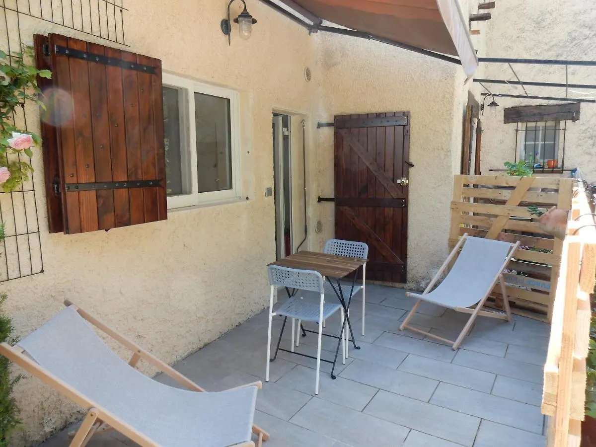 شقة Studio Saisonnier La Roquette-sur-Siagne فرنسا